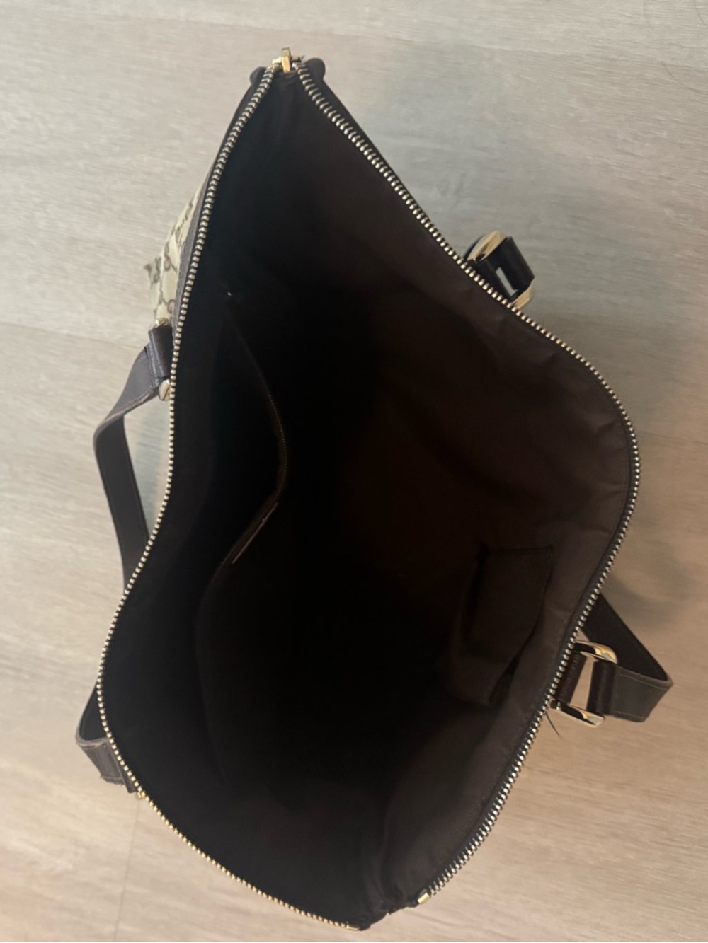 Gucci Brown Abbey Medium Tote - Picture 2 of 10